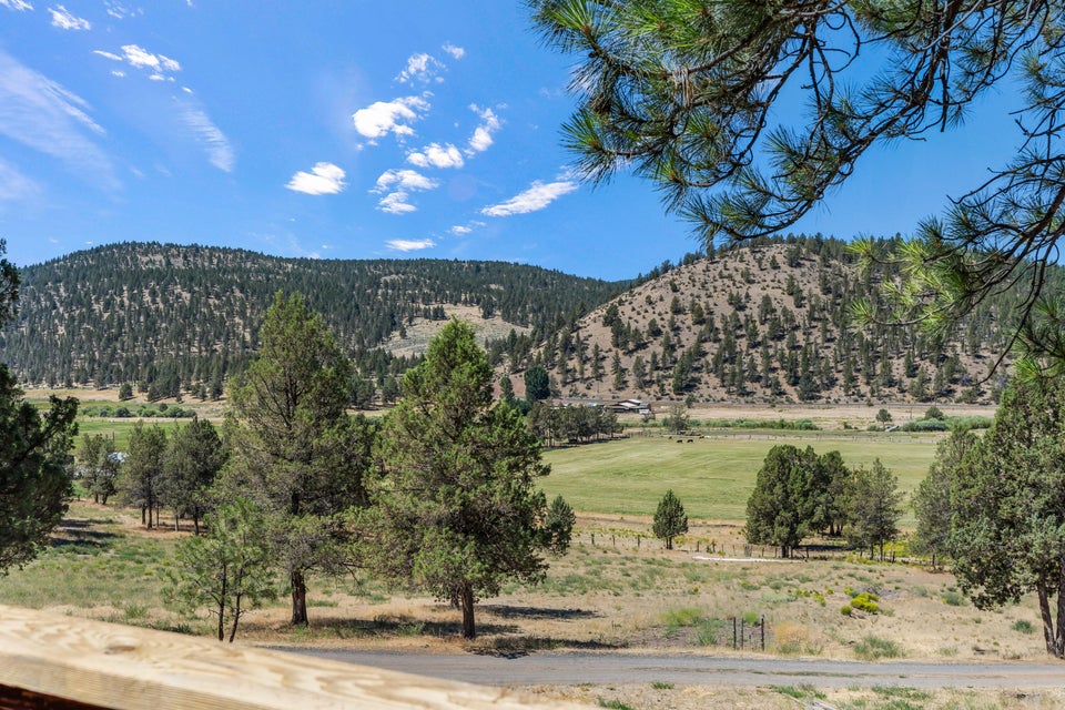 Prineville, Oregon, 97754, United States, 3 Bedrooms Bedrooms, ,3 BathroomsBathrooms,Residential,For Sale,1850319