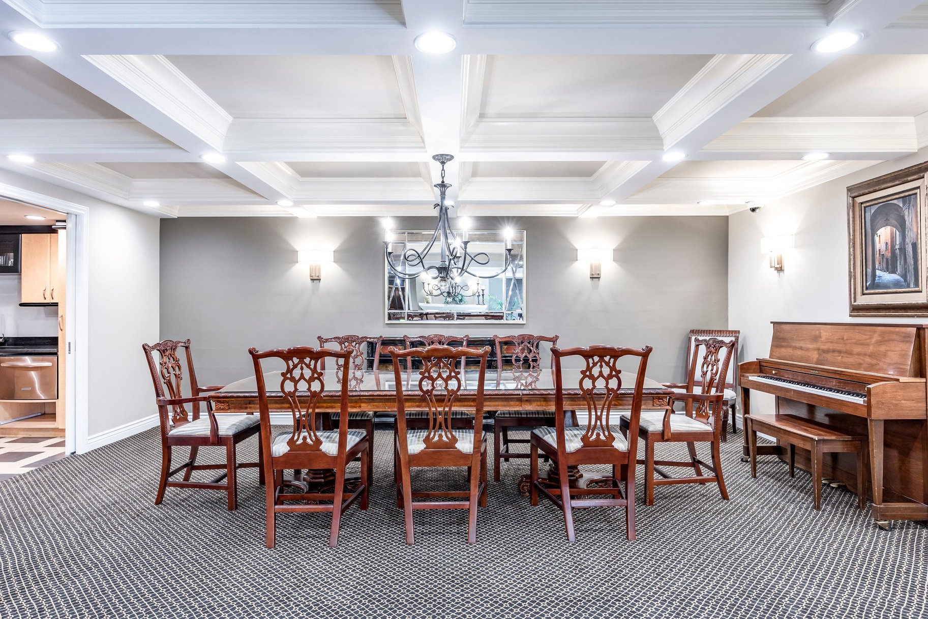  Downtown Main-Level Condo with Prime Location & Private Patio - 物件實景