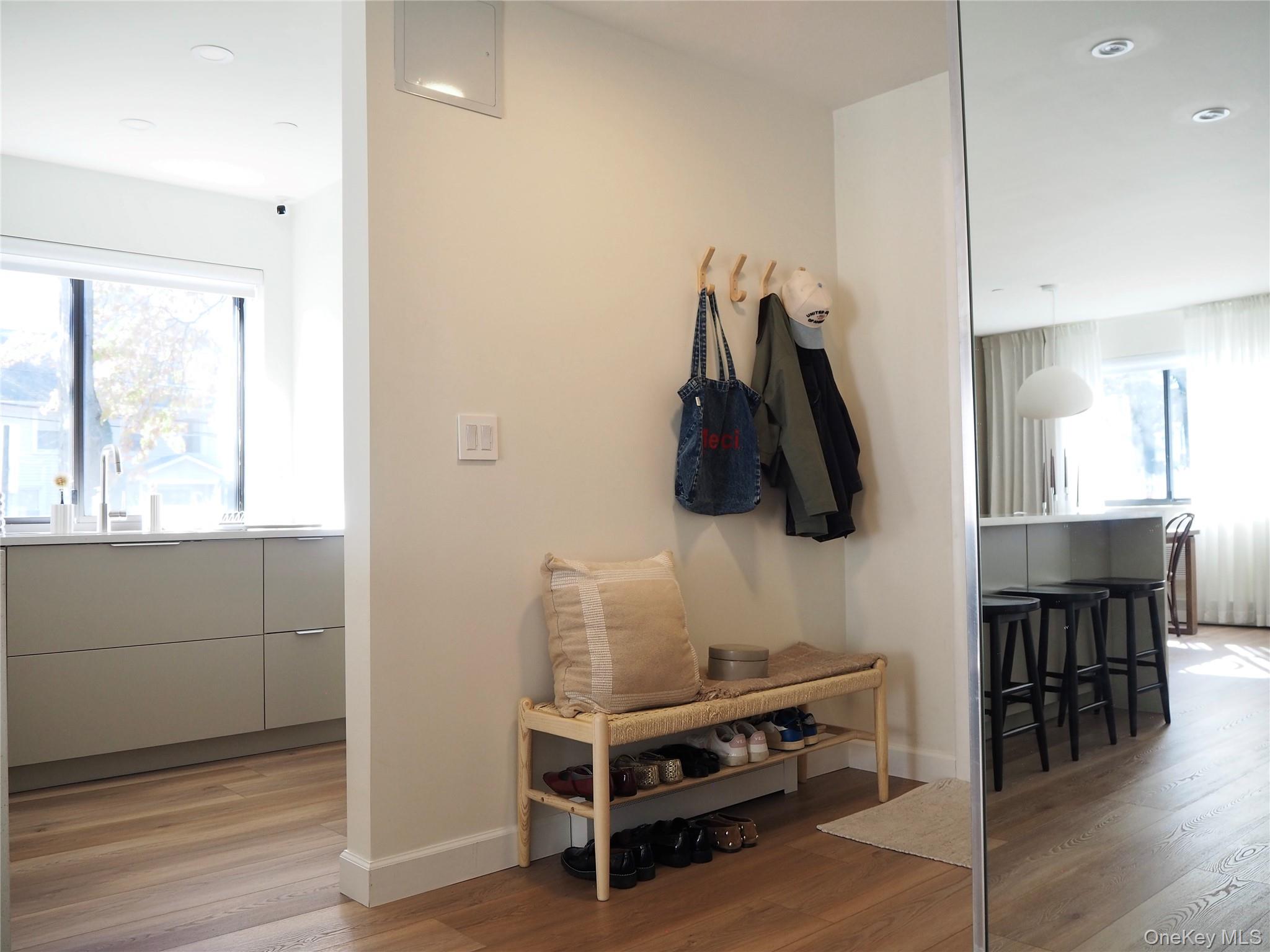 White Plains, New York, 10605, United States, 1 Bedroom Bedrooms, ,2 BathroomsBathrooms,Residential,For Sale,1988254