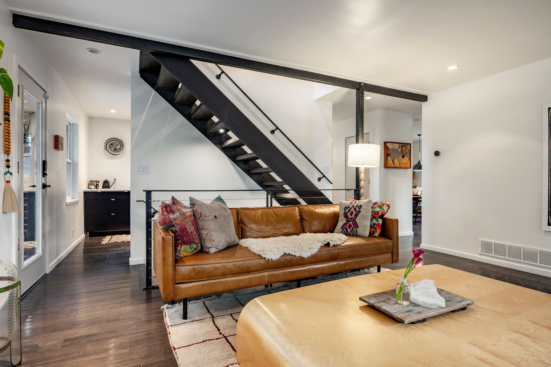  Spacious Millcreek Bungalow with Expansive Backyard & 2-Car Garage - 物件實景