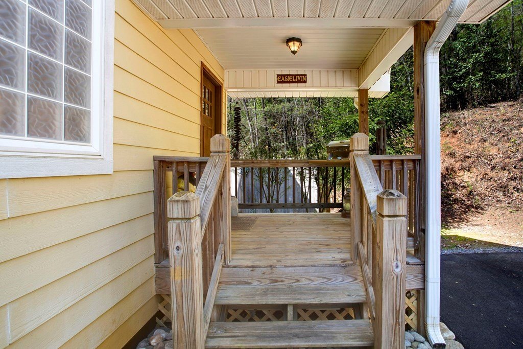 Hayesville, North Carolina, 28904, United States, 3 Bedrooms Bedrooms, ,4 BathroomsBathrooms,Residential,For Sale,1924483