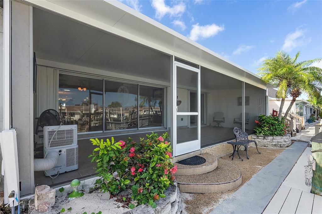 St Petersburg, Florida, 33708, United States, 2 Bedrooms Bedrooms, ,2 BathroomsBathrooms,Residential,For Sale,1963095