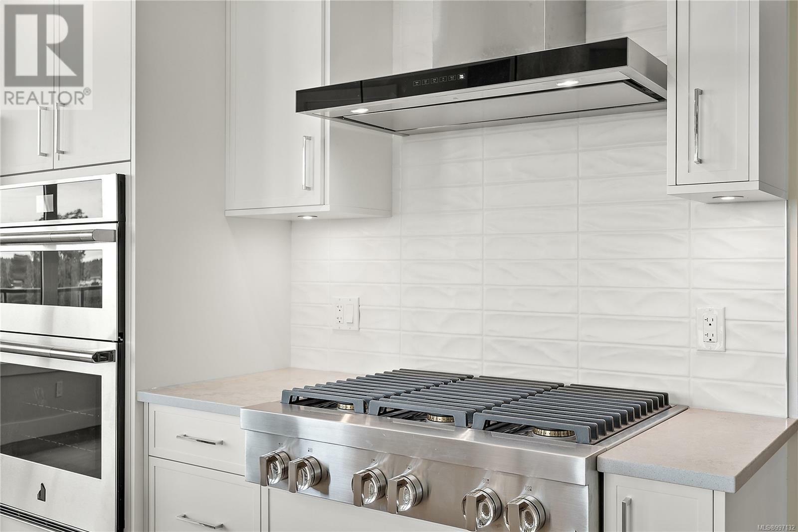 CENTRAL SAANICH, British Columbia, V8M 0B9, CA, 2 Bedrooms Bedrooms, ,2 BathroomsBathrooms,Residential,For Sale,1876111