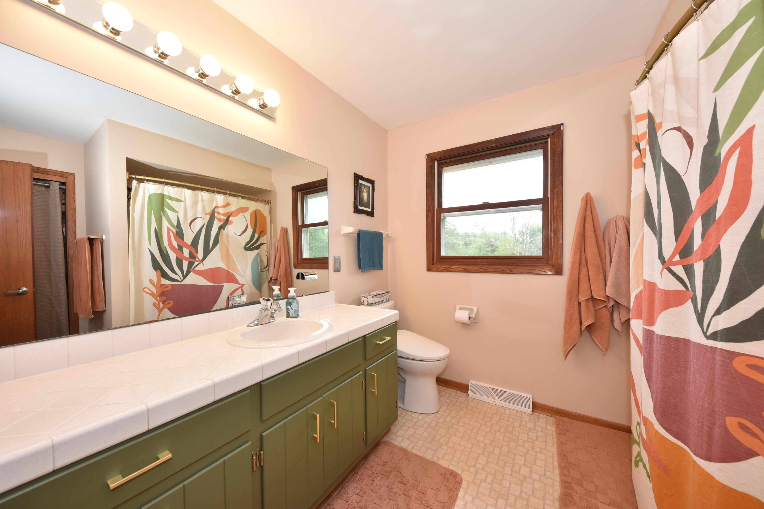 Merton, Wisconsin, 53066, United States, 4 Bedrooms Bedrooms, ,3 BathroomsBathrooms,Residential,For Sale,1987877