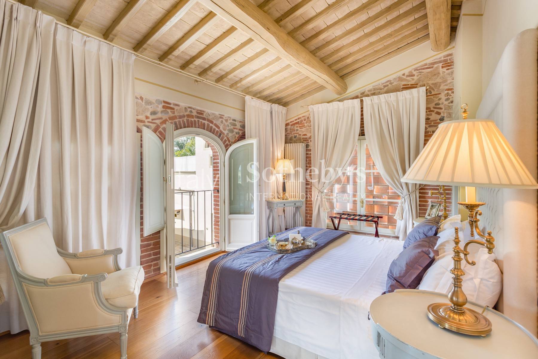  Prestigious luxury villa between Forte dei Marmi and Florence - 物件實景