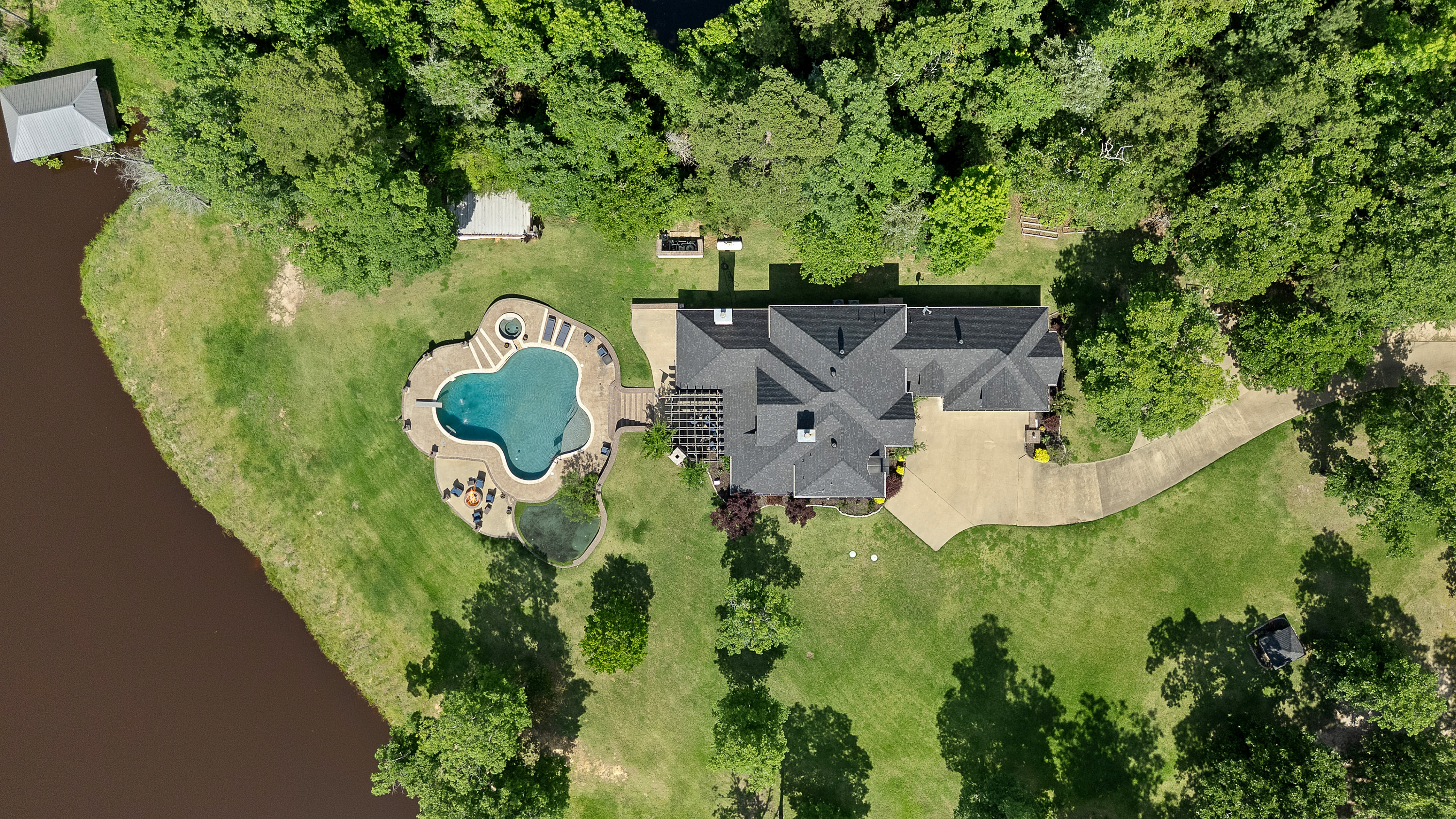  1411 County Road 4120, Atlanta, TX, 75551 - 物件實景
