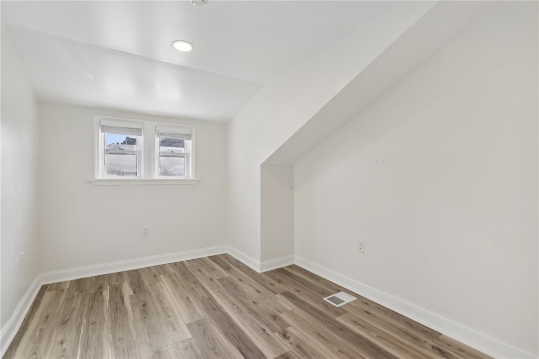 Mt Washington, Pennsylvania, 15211, United States, 5 Bedrooms Bedrooms, ,4 BathroomsBathrooms,Residential,For Sale,1956981