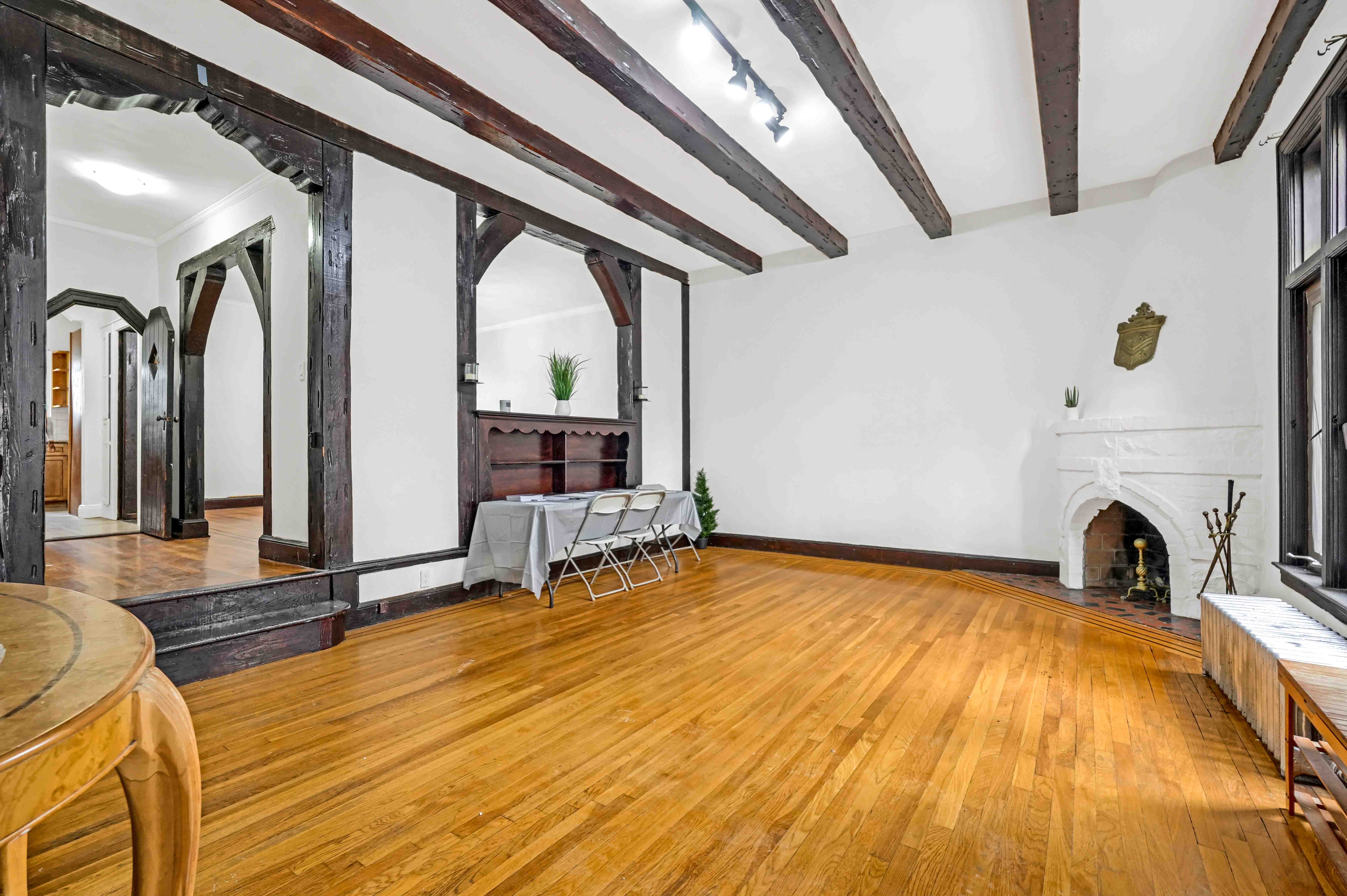 Laurelton, New York, 11413, United States, 3 Bedrooms Bedrooms, ,4 BathroomsBathrooms,Residential,For Sale,1944975