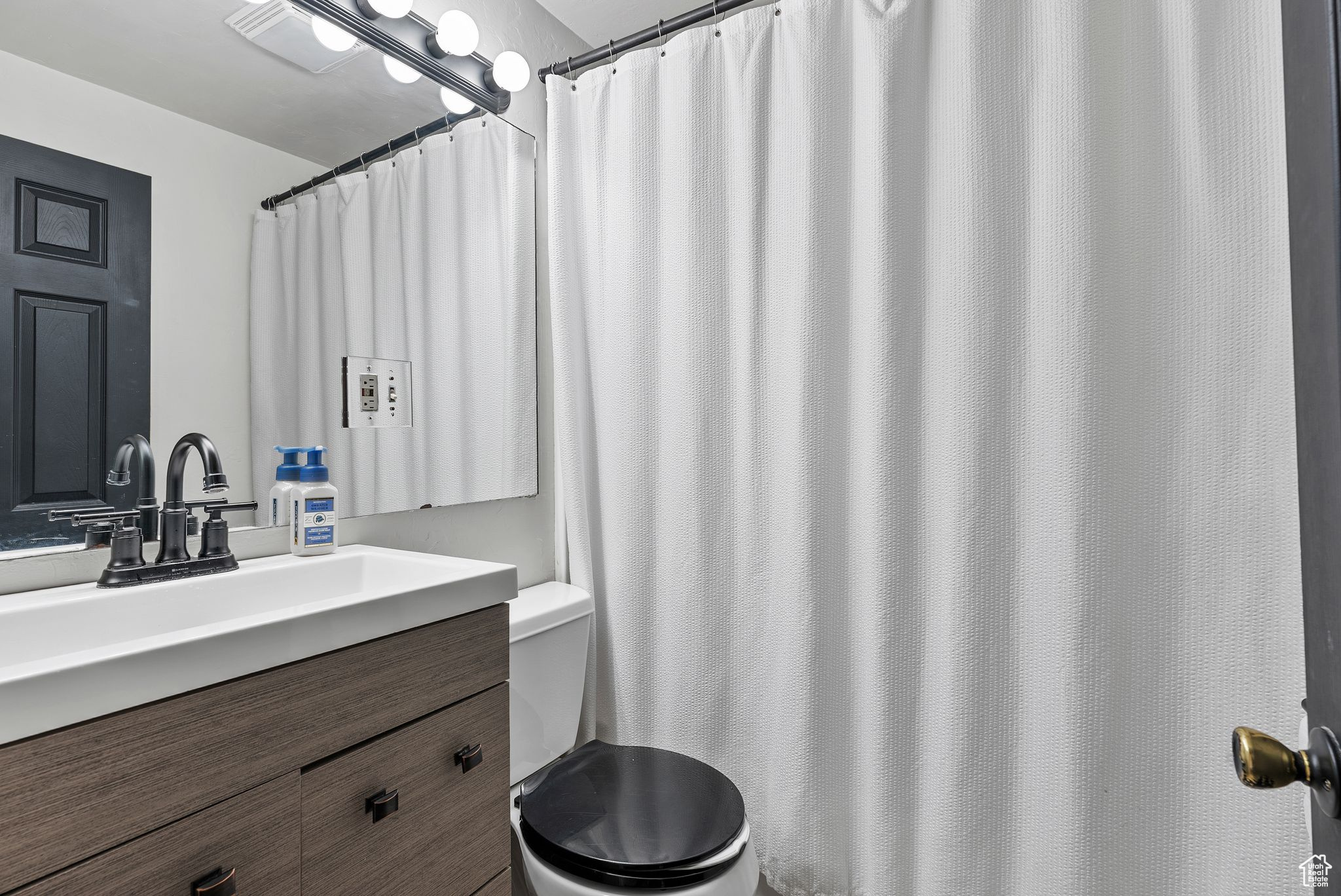 Heber City, Utah, 84032, United States, 3 Bedrooms Bedrooms, ,1 BathroomBathrooms,Residential,For Sale,1989702