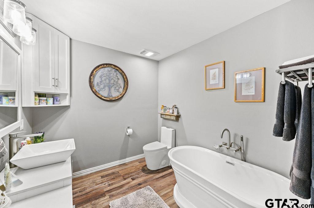 Quitman, Texas, 75783, United States, 3 Bedrooms Bedrooms, ,2 BathroomsBathrooms,Residential,For Sale,1941600