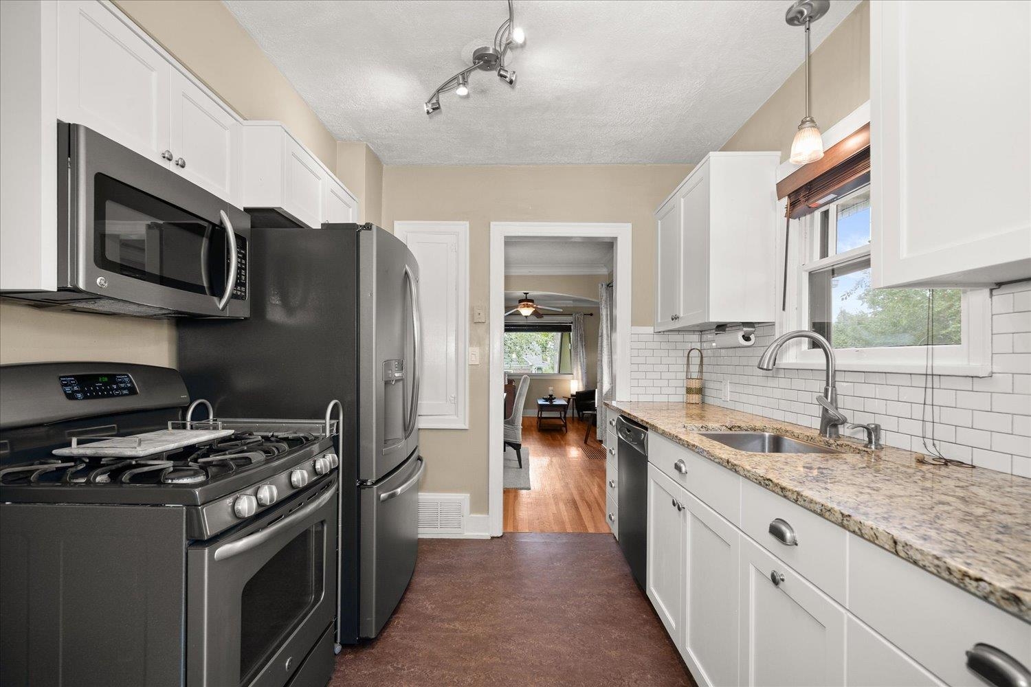 Spokane, Washington, 99203, United States, 3 Bedrooms Bedrooms, ,2 BathroomsBathrooms,Residential,For Sale,1955587