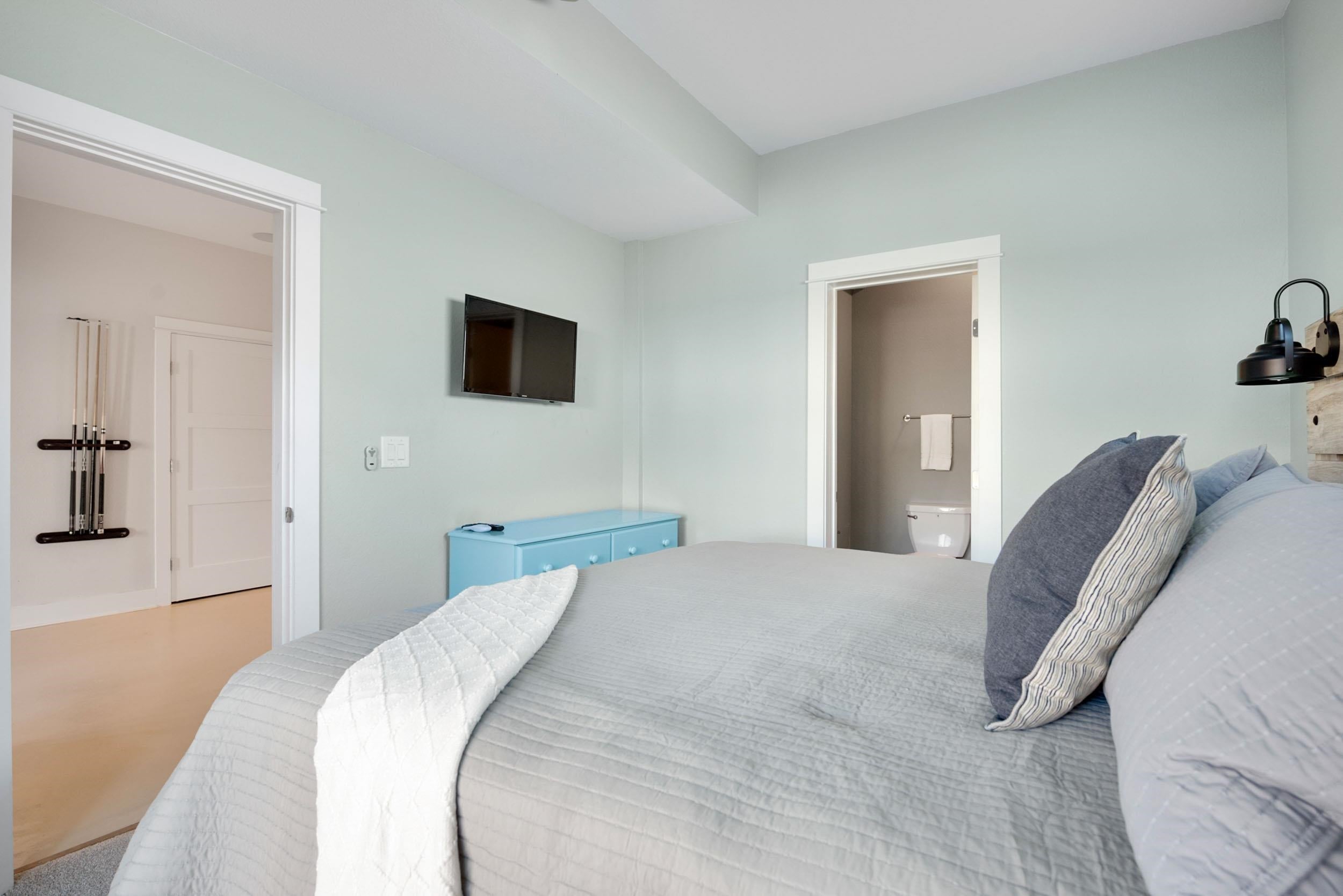 Corolla, North Carolina, 27927, United States, 12 Bedrooms Bedrooms, ,12 BathroomsBathrooms,Residential,For Sale,1980657