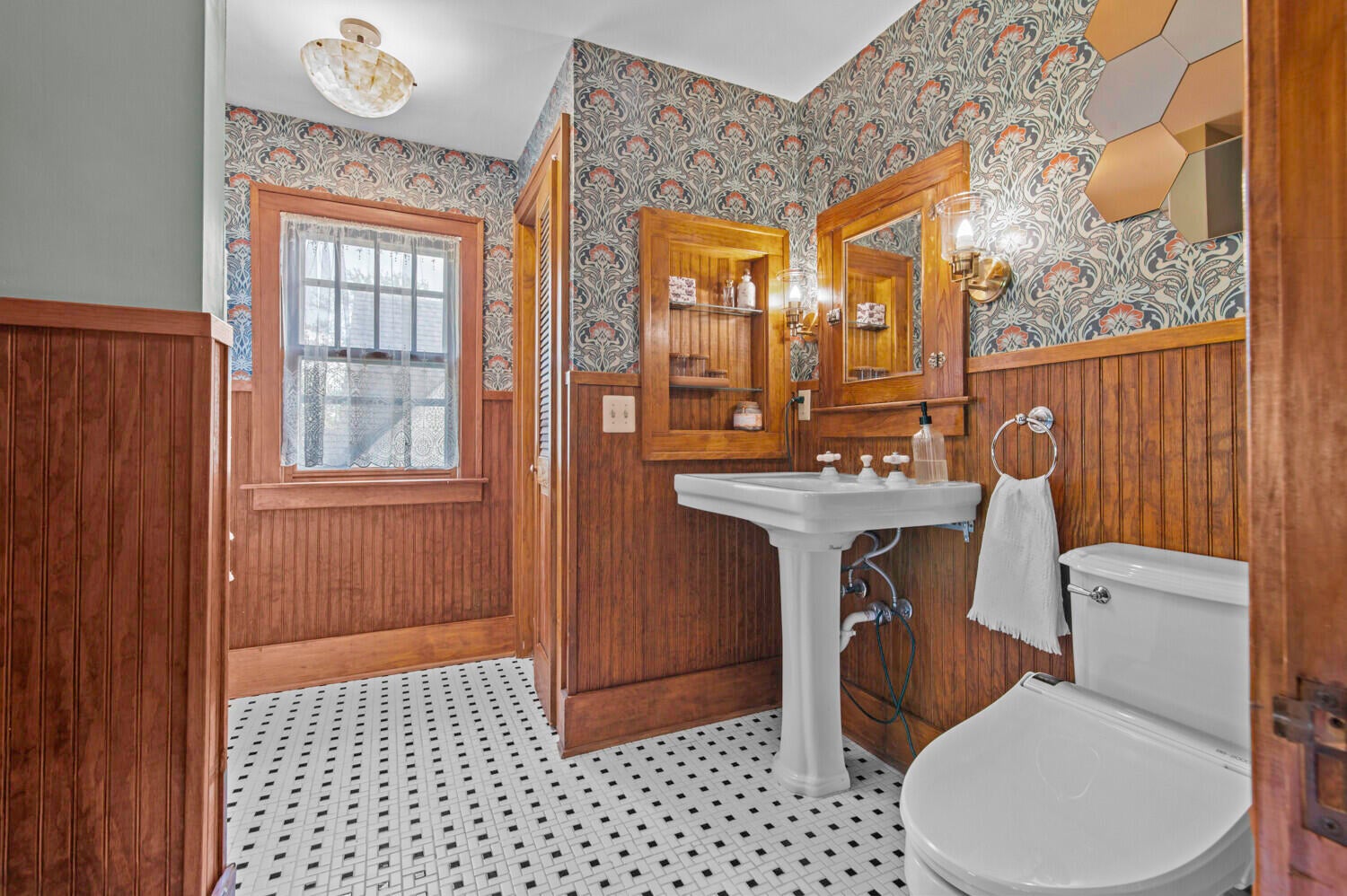 Ann Arbor, Michigan, 48103, United States, 4 Bedrooms Bedrooms, ,3 BathroomsBathrooms,Residential,For Sale,1991262