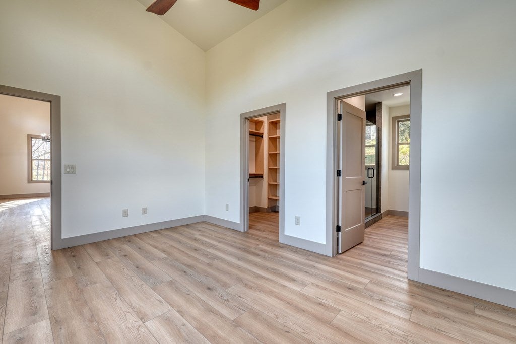 Hayesville, North Carolina, 28904, United States, 3 Bedrooms Bedrooms, ,4 BathroomsBathrooms,Residential,For Sale,1839913