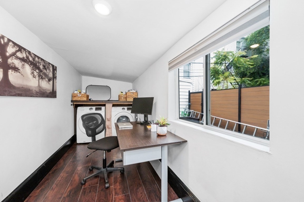 Boston, Massachusetts, 02127, United States, 2 Bedrooms Bedrooms, ,2 BathroomsBathrooms,Residential,For Sale,1988165