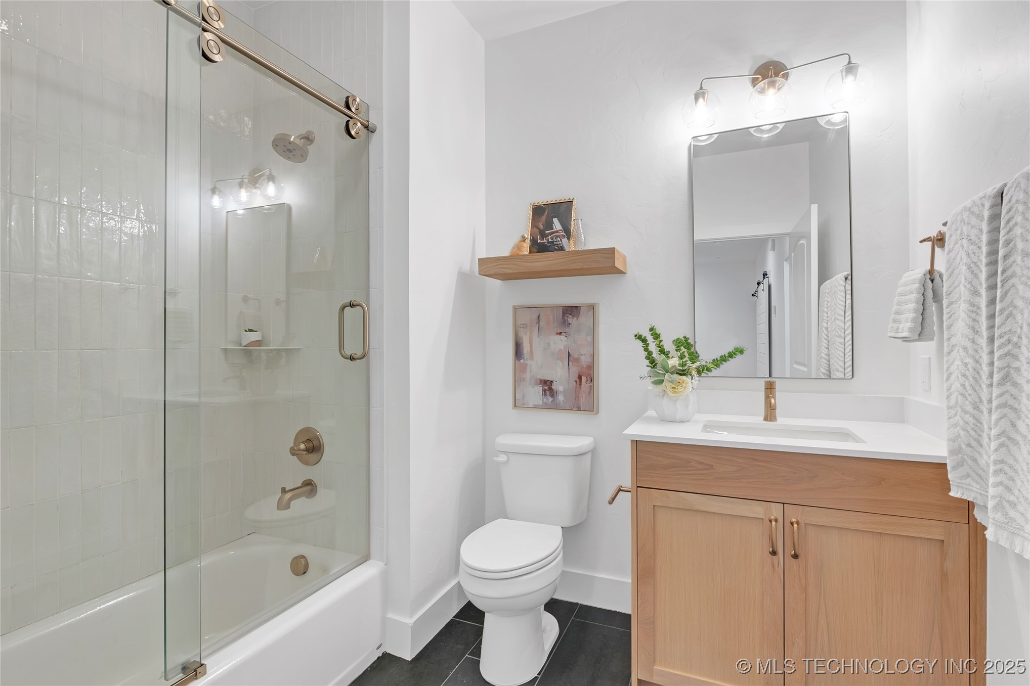 Tulsa, Oklahoma, 74120, United States, 3 Bedrooms Bedrooms, ,3 BathroomsBathrooms,Residential,For Sale,1989379