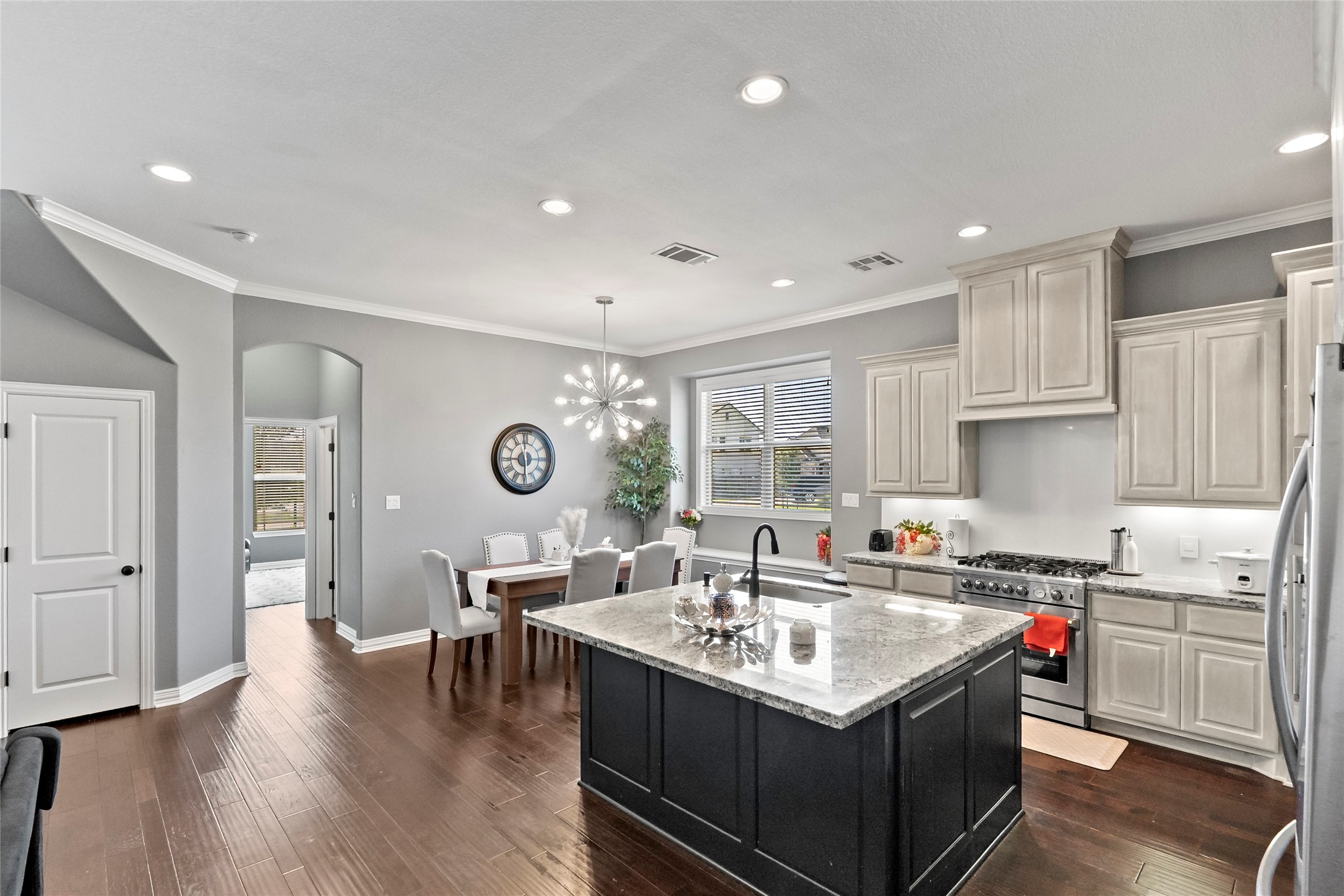 College Station, Texas, 77845, United States, 4 Bedrooms Bedrooms, ,3 BathroomsBathrooms,Residential,For Sale,1994441