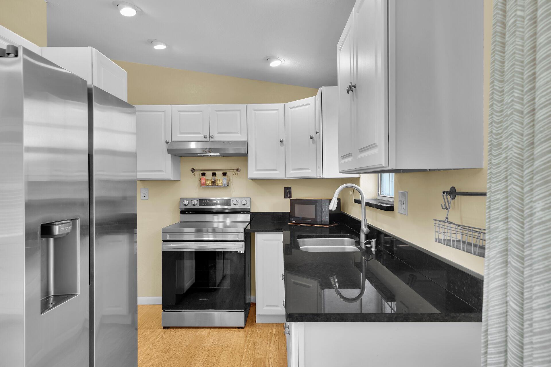 Marathon, Florida, 33050, United States, 3 Bedrooms Bedrooms, ,1 BathroomBathrooms,Residential,For Sale,1941716