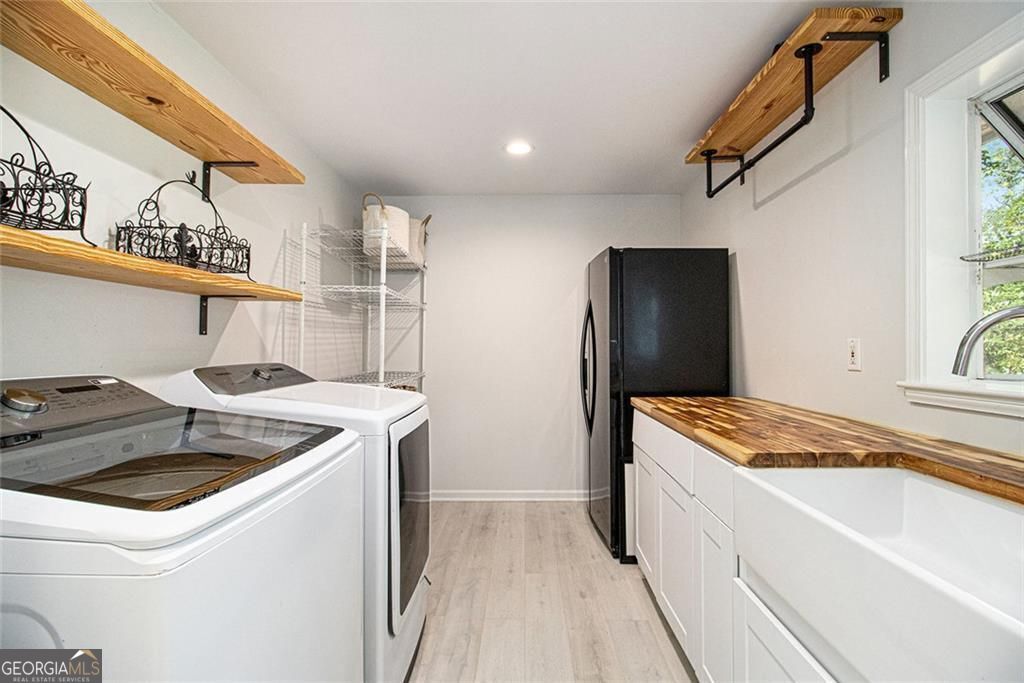 Atlanta, Georgia, 30345, United States, 4 Bedrooms Bedrooms, ,4 BathroomsBathrooms,Residential,For Sale,1929806