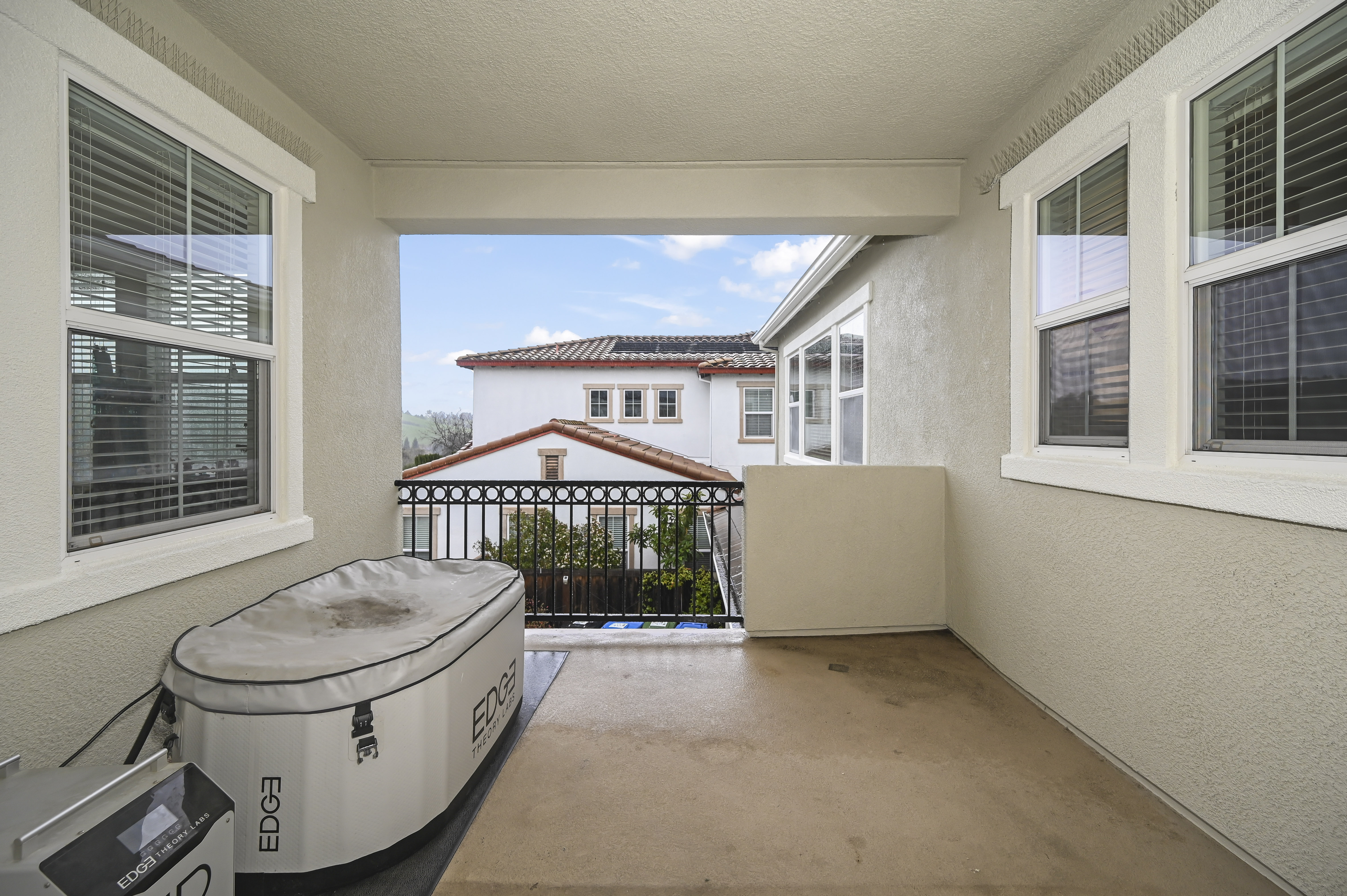  Stunning Monterosso Estate on Private Court with Designer Indoor-Outdoor Living - 物件實景