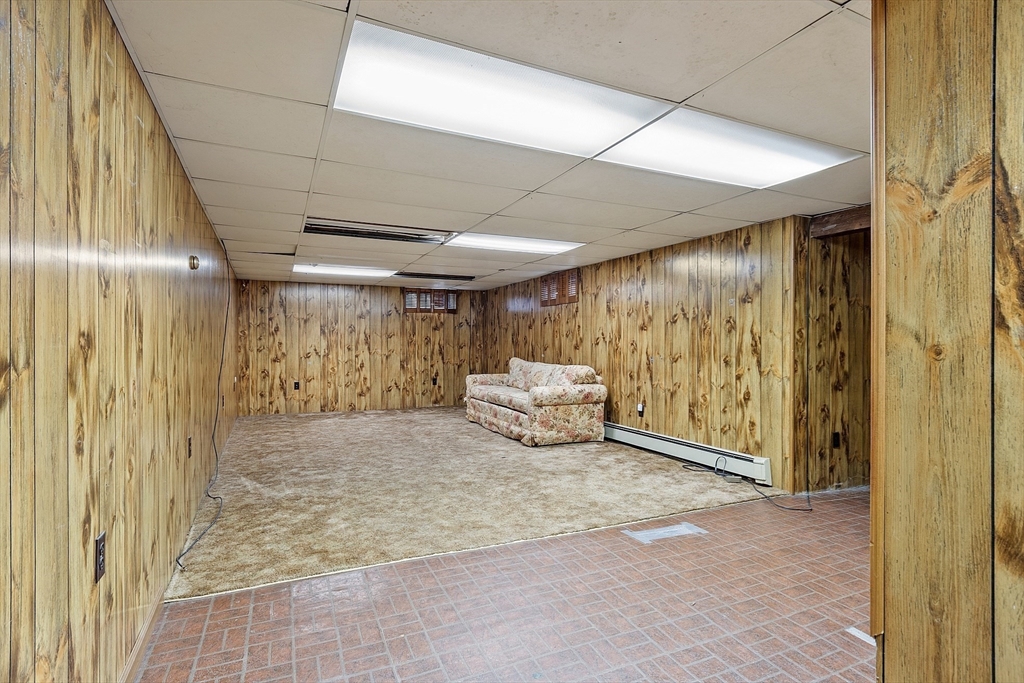 Littleton, Massachusetts, 01460, United States, 3 Bedrooms Bedrooms, ,1 BathroomBathrooms,Residential,For Sale,1991469