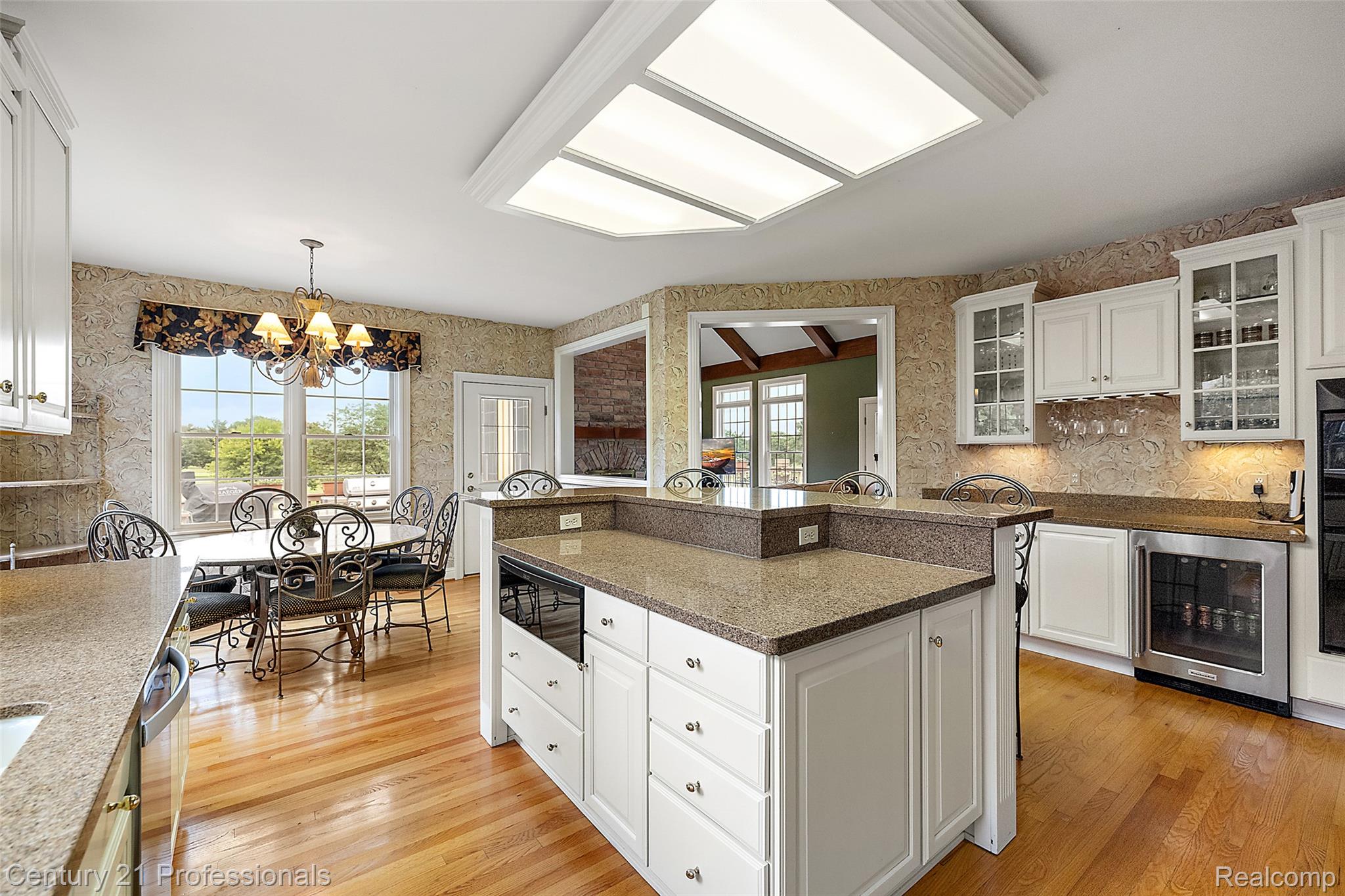 GrandBlanc, Michigan, 48439, United States, 4 Bedrooms Bedrooms, ,5 BathroomsBathrooms,Residential,For Sale,1980457