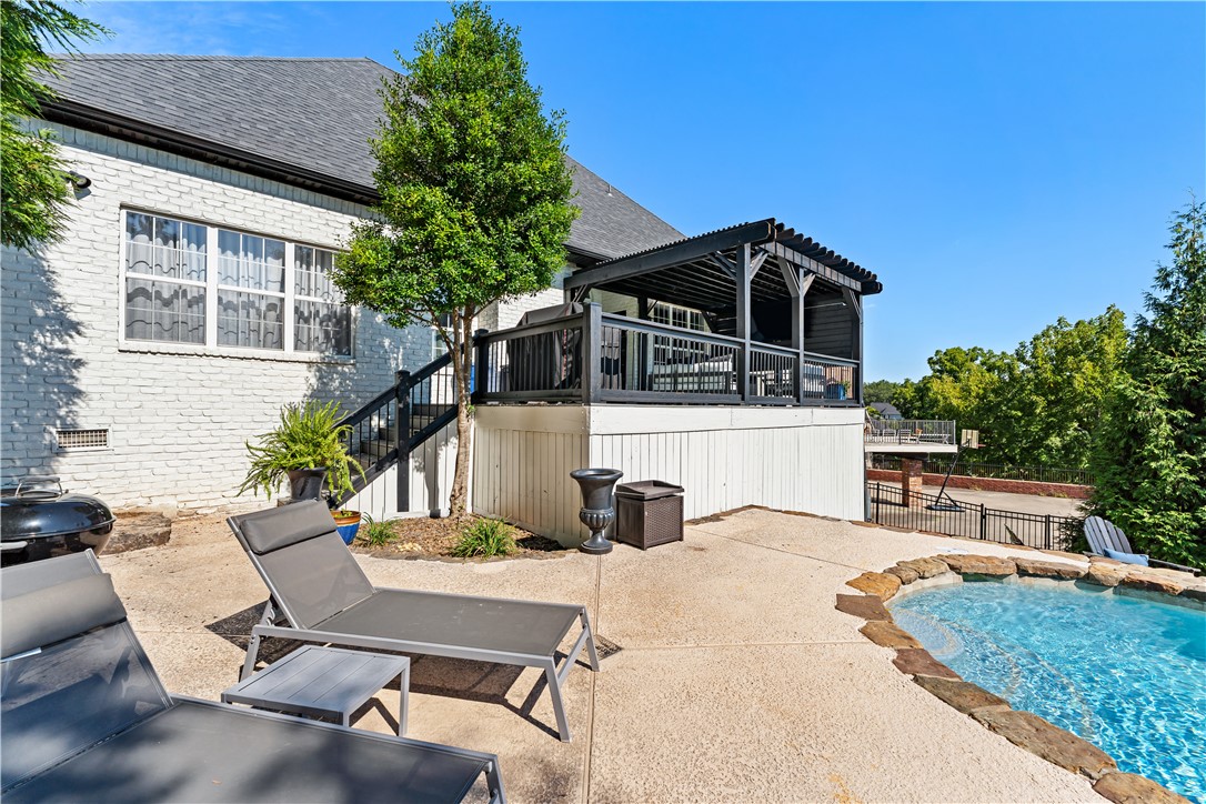 Rogers, Arkansas, 72758, United States, 4 Bedrooms Bedrooms, ,4 BathroomsBathrooms,Residential,For Sale,1941021
