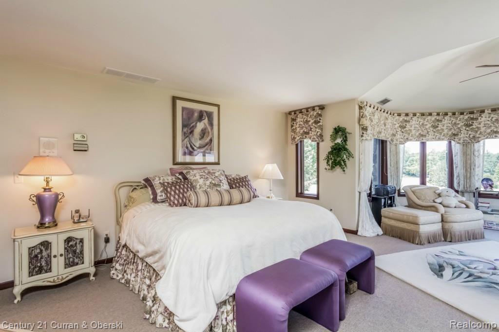 Farmington Hills, Michigan, 48331, United States, 6 Bedrooms Bedrooms, ,7 BathroomsBathrooms,Residential,For Sale,1981472