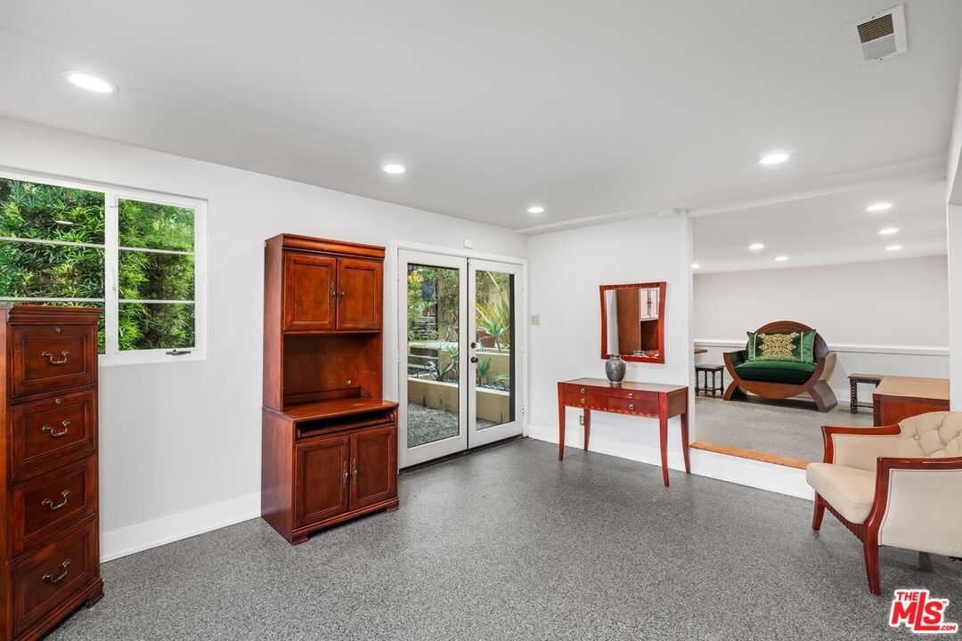 Los Angeles, California, 90027, United States, 4 Bedrooms Bedrooms, ,4 BathroomsBathrooms,Residential,For Sale,1898914
