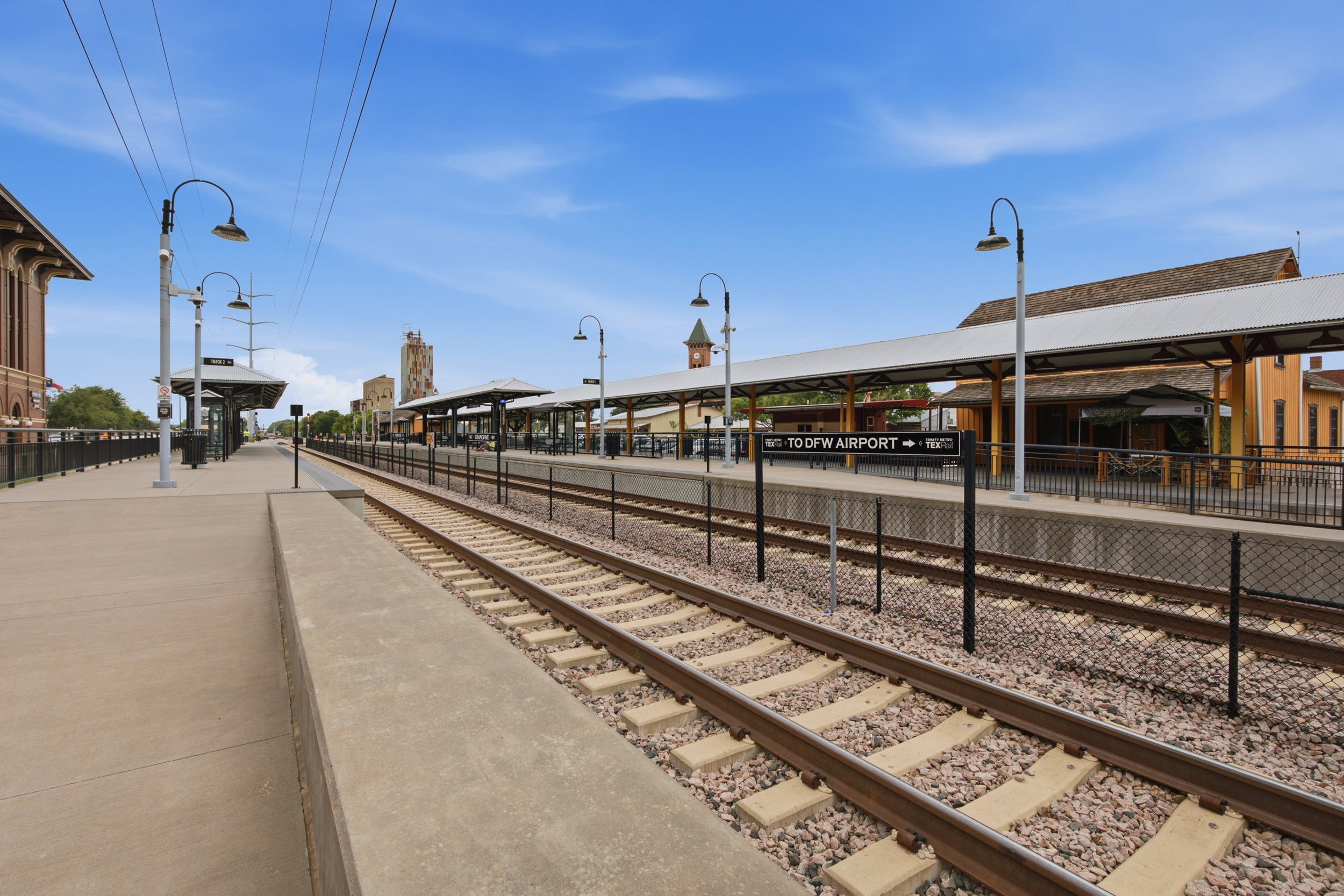  A Rare Opportunity to Live in Historic Downtown Grapevine - 物件實景