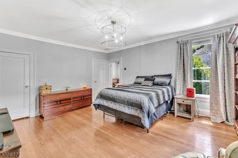 Montclair Twp., New Jersey, 07042, United States, 6 Bedrooms Bedrooms, ,6 BathroomsBathrooms,Residential,For Sale,1993497