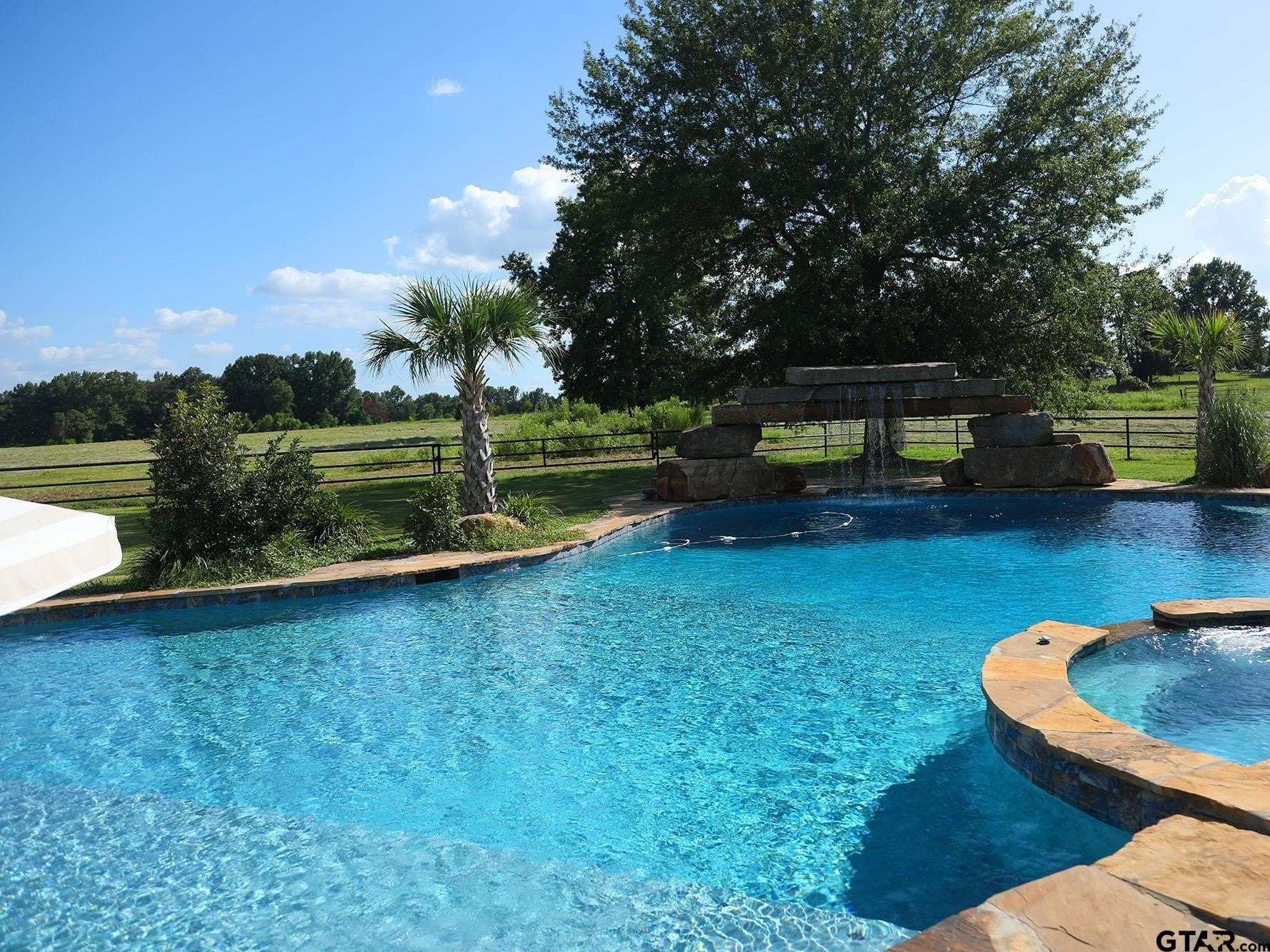 Pittsburg, Texas, 75686, United States, 5 Bedrooms Bedrooms, ,4 BathroomsBathrooms,Residential,For Sale,1978911