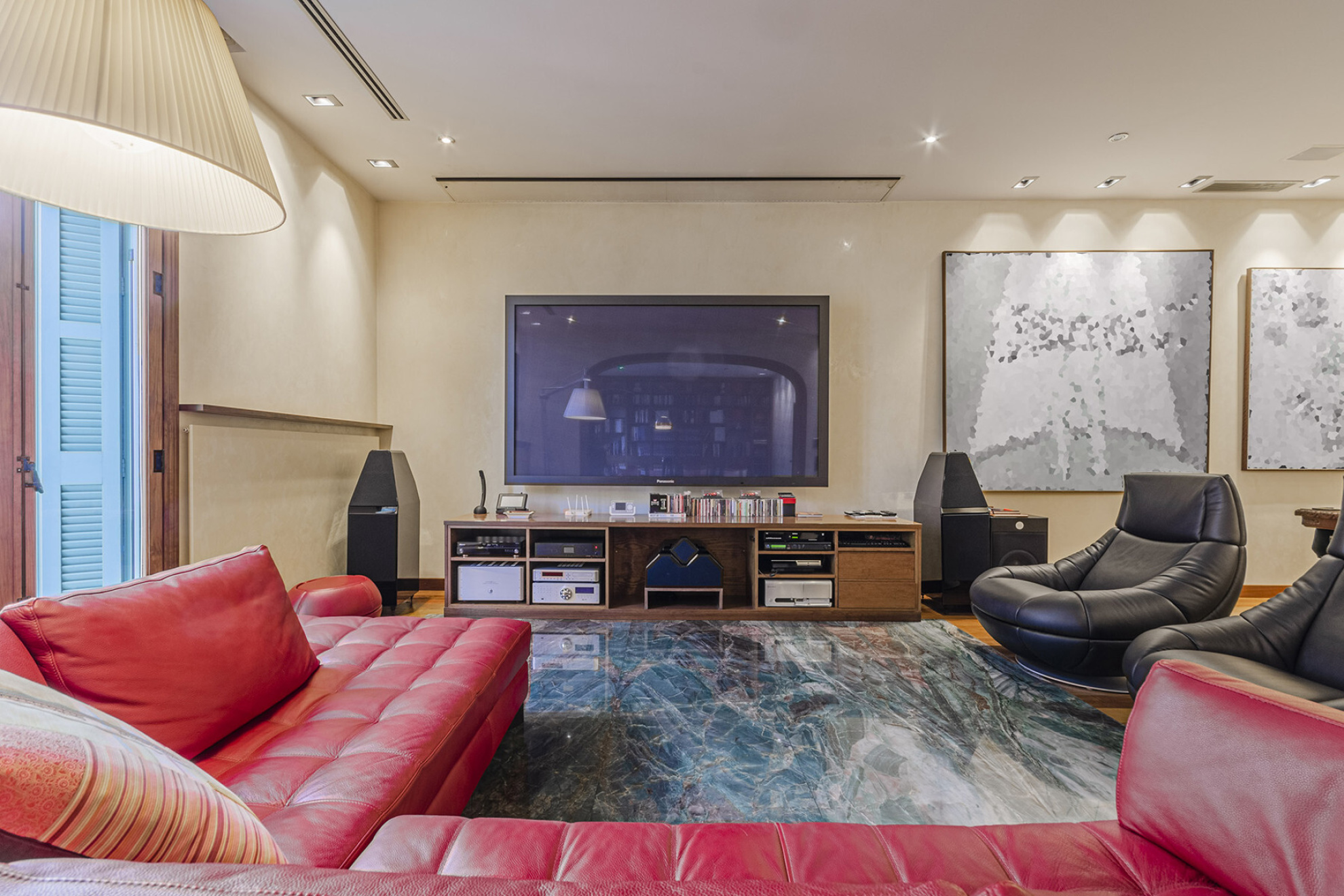  Impressive duplex adjacent to Gaudí
