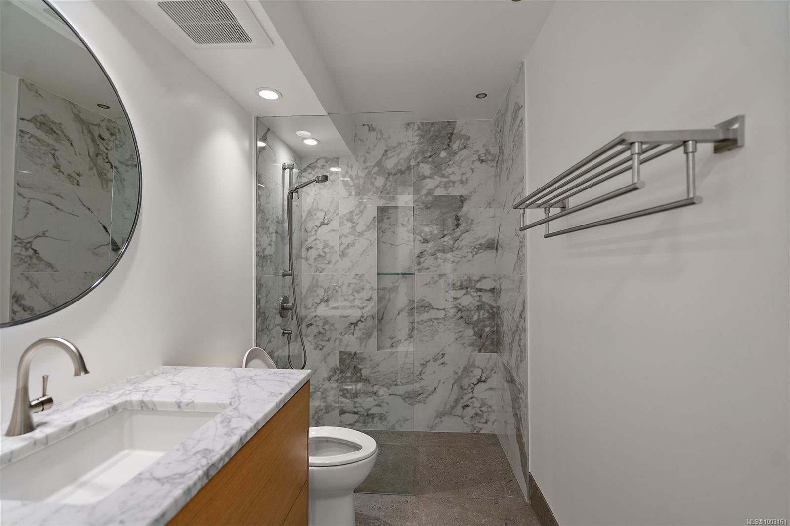OAK BAY, British Columbia, V8S 2N6, CA, 2 Bedrooms Bedrooms, ,Residential,For Sale,1875191