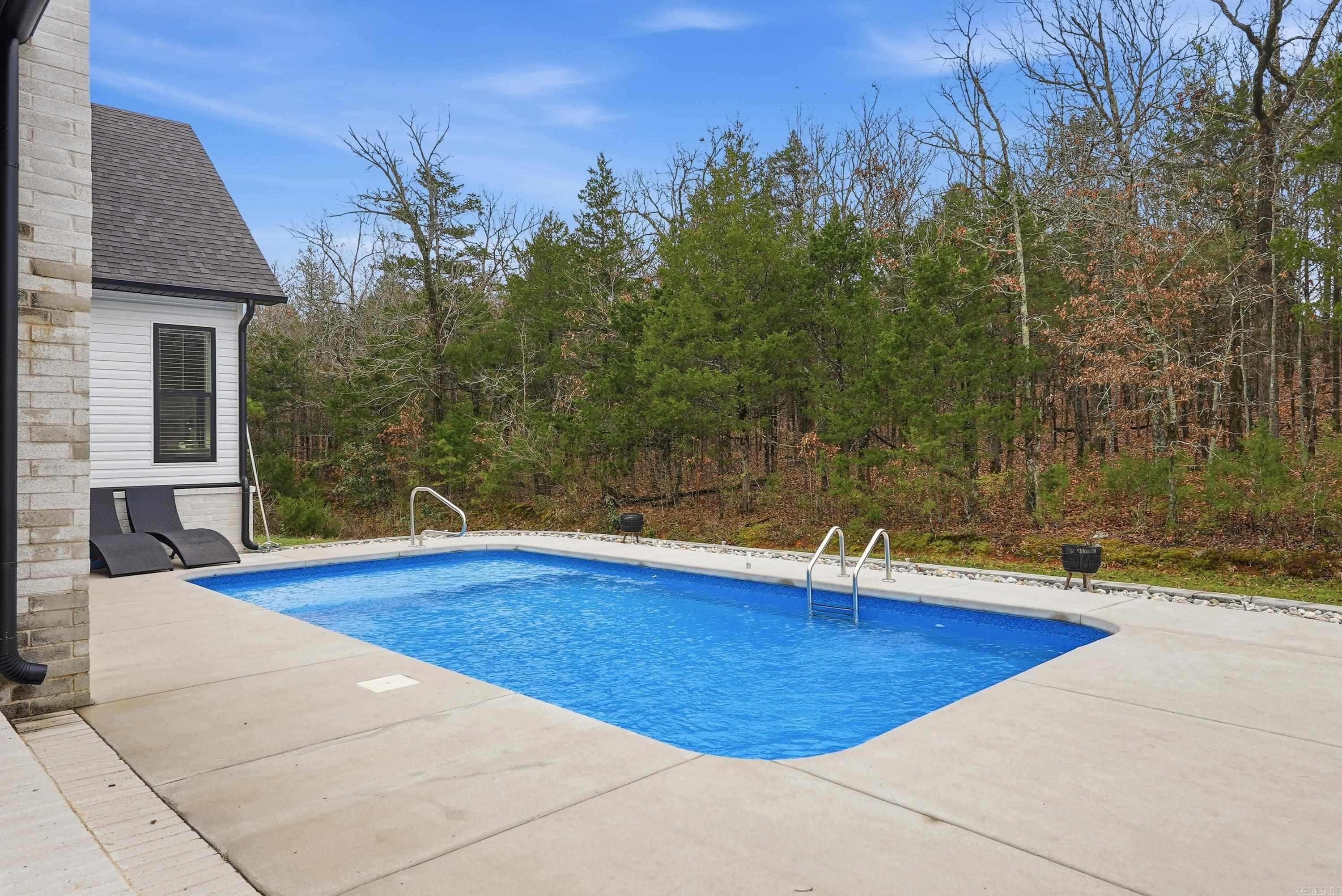 Morrilton, Arkansas, 72110, United States, 3 Bedrooms Bedrooms, ,4 BathroomsBathrooms,Residential,For Sale,2003394