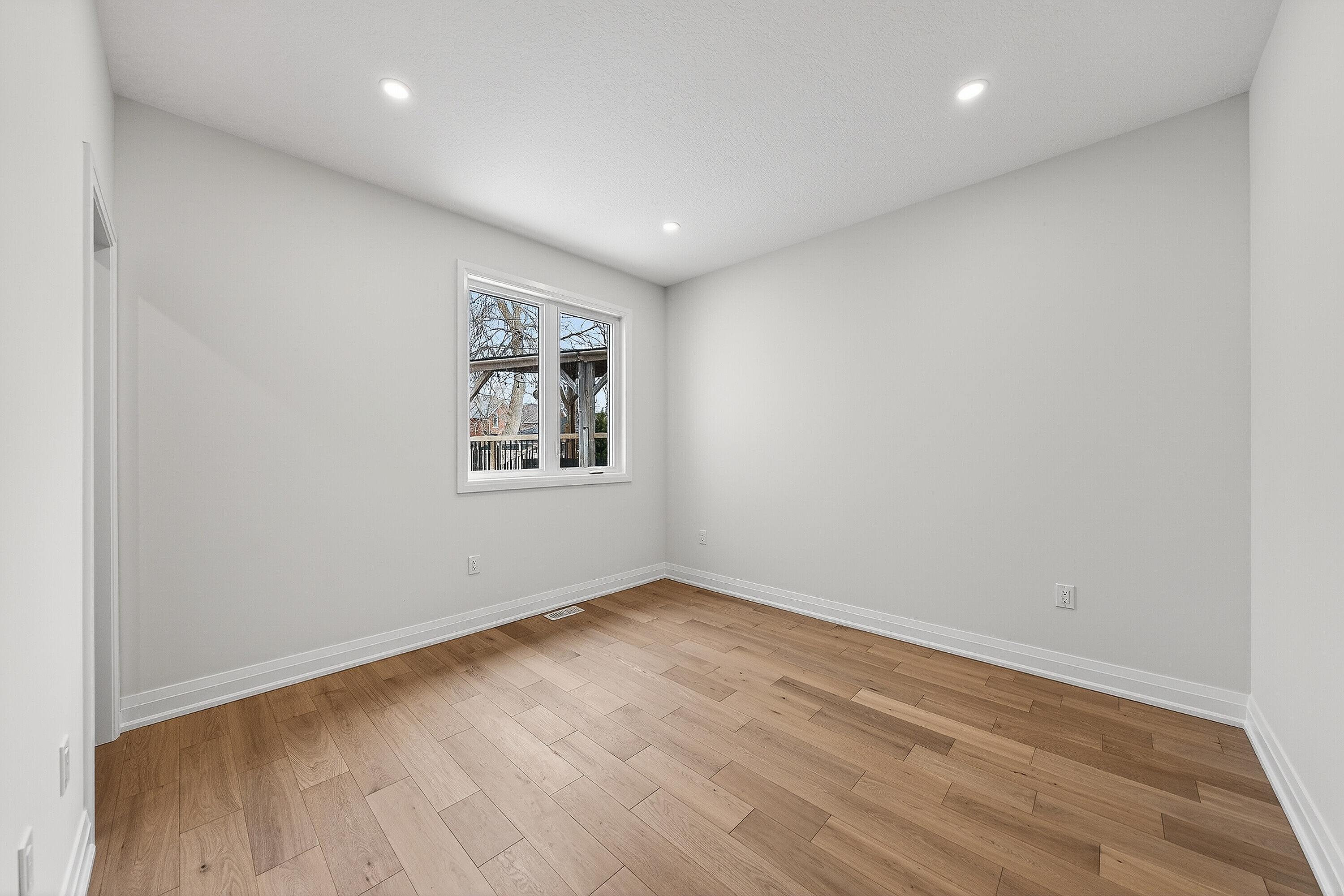  Newly Built Family Home - 物件實景