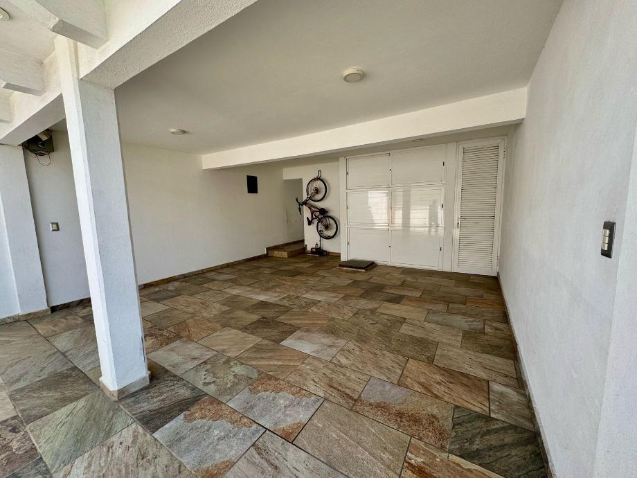 Metepec, Estado de México, 52148, Mexico, 4 Bedrooms Bedrooms, ,3 BathroomsBathrooms,Residential,For Sale,1721519