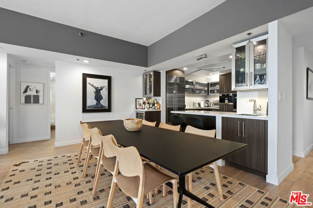 Los Angeles, California, 90024, United States, 2 Bedrooms Bedrooms, ,2 BathroomsBathrooms,Residential,For Sale,1901697