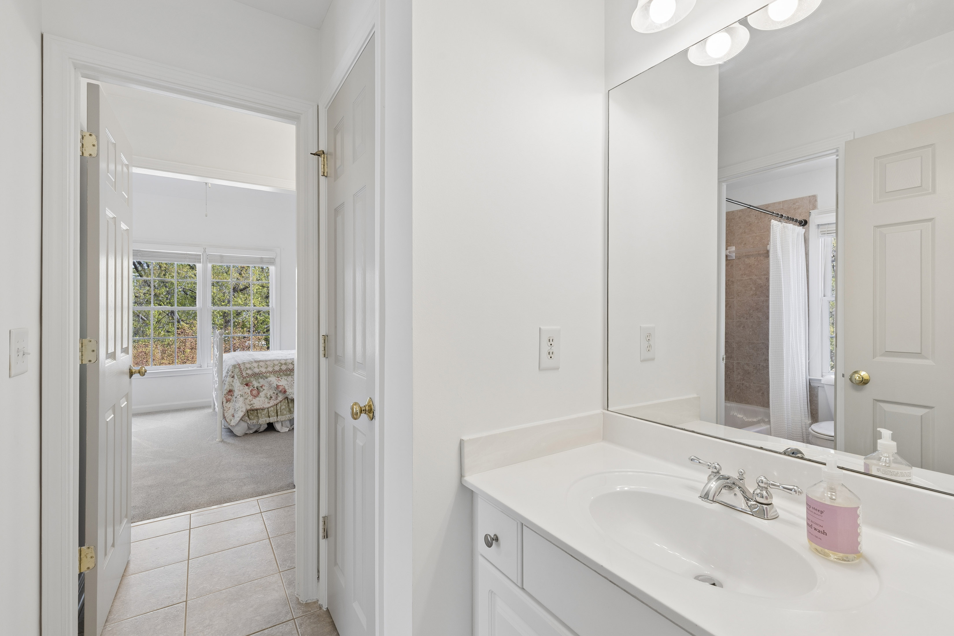  Exquisitely Renovated Home in Riverwood Community - 物件實景