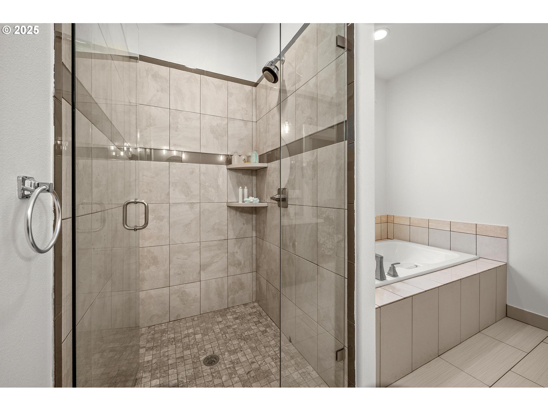 Portland, Oregon, 97223, United States, 4 Bedrooms Bedrooms, ,3 BathroomsBathrooms,Residential,For Sale,1991848