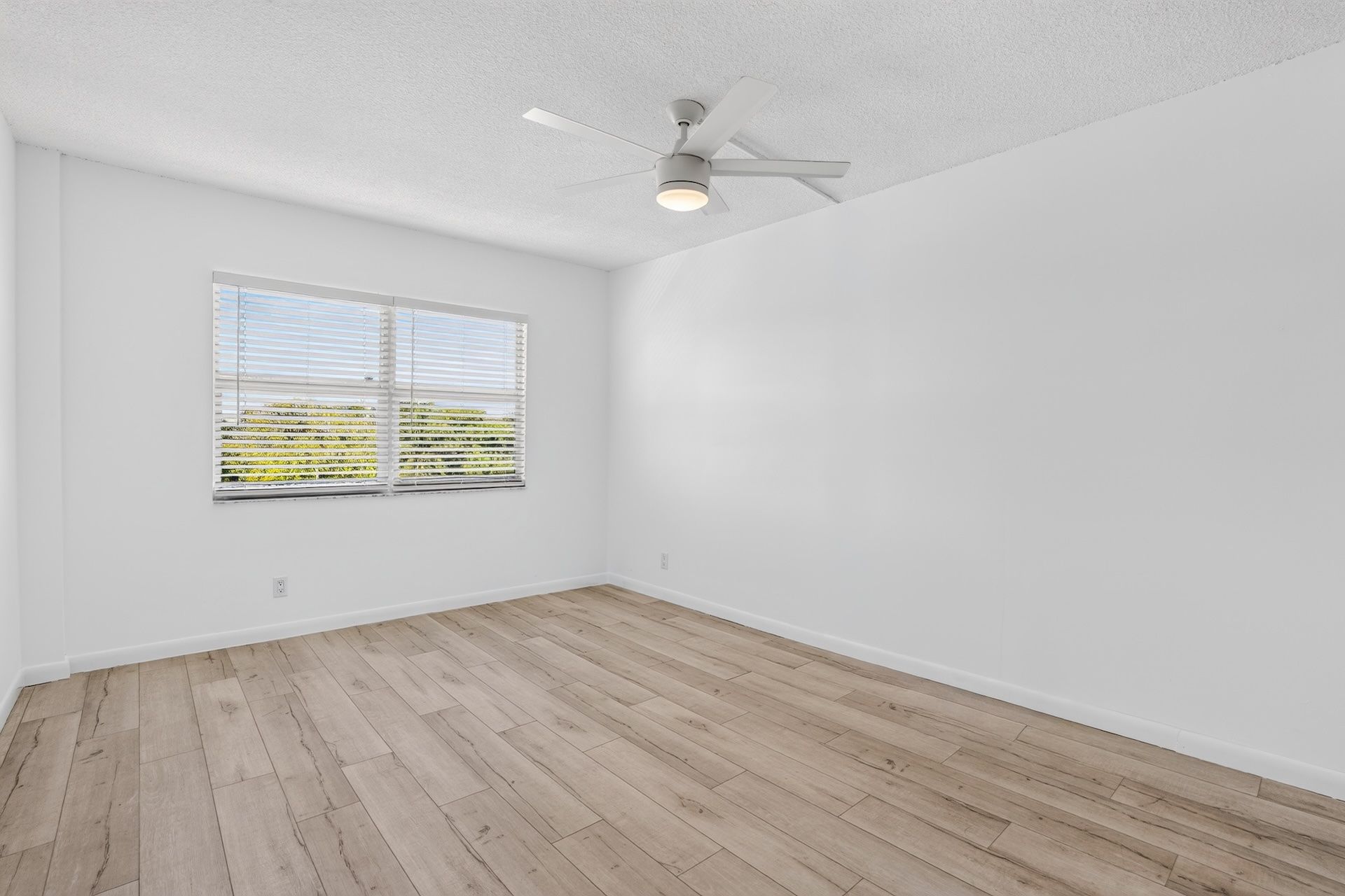  2555 NE 11th Street, Fort Lauderdale, FL, 33304 - 物件實景