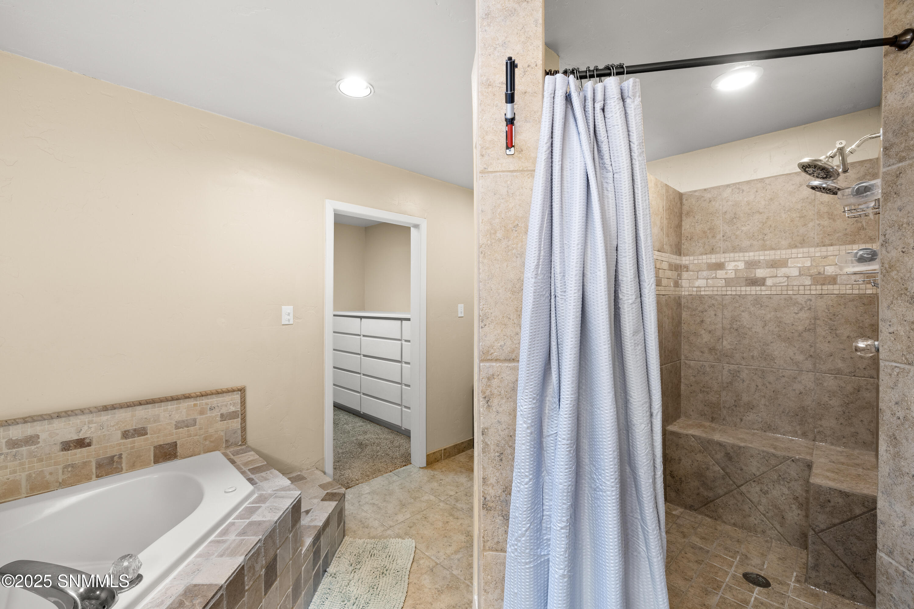 Las Cruces, New Mexico, 88007, United States, 4 Bedrooms Bedrooms, ,3 BathroomsBathrooms,Residential,For Sale,1796237