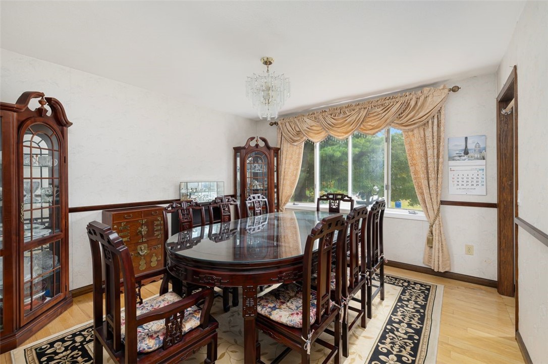 Cranston, Rhode Island, 02921, United States, 3 Bedrooms Bedrooms, ,2 BathroomsBathrooms,Residential,For Sale,1940913
