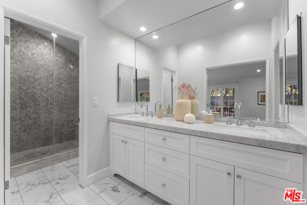 Porter Ranch, California, 91326, United States, 4 Bedrooms Bedrooms, ,2 BathroomsBathrooms,Residential,For Sale,1989197