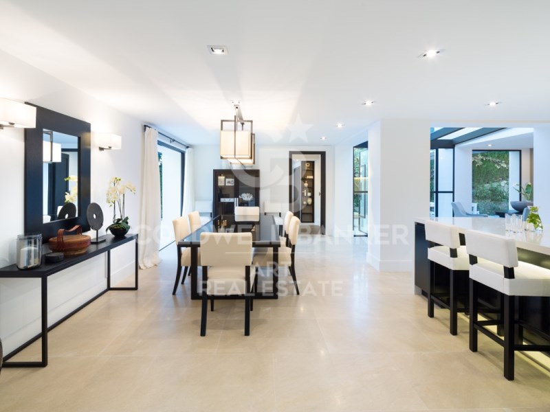 Marbella, Andalusia, ES, 5 Bedrooms Bedrooms, ,5 BathroomsBathrooms,Residential,For Sale,1901143