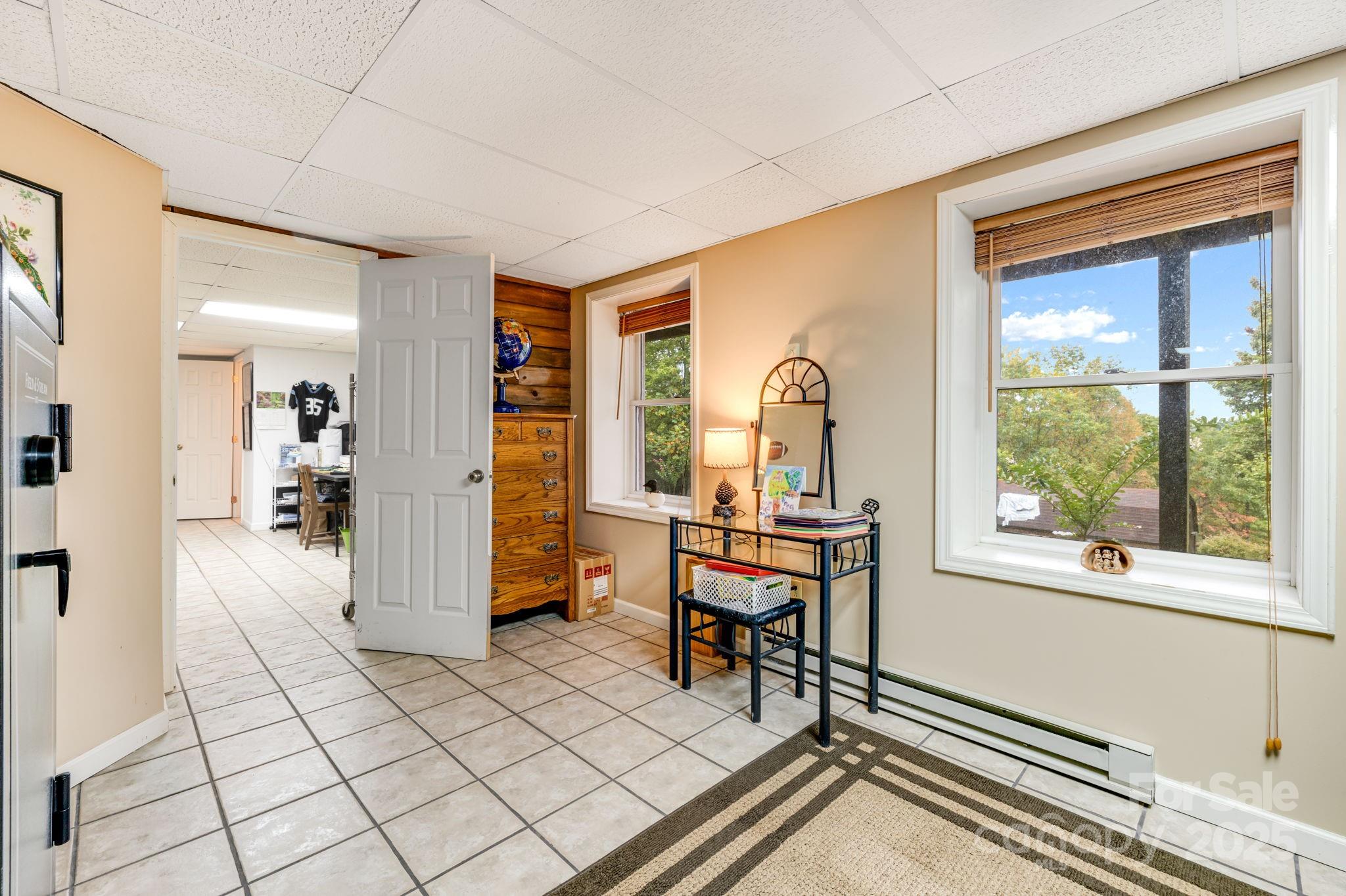 Spruce Pine, North Carolina, 28777, United States, 3 Bedrooms Bedrooms, ,3 BathroomsBathrooms,Residential,For Sale,1991683