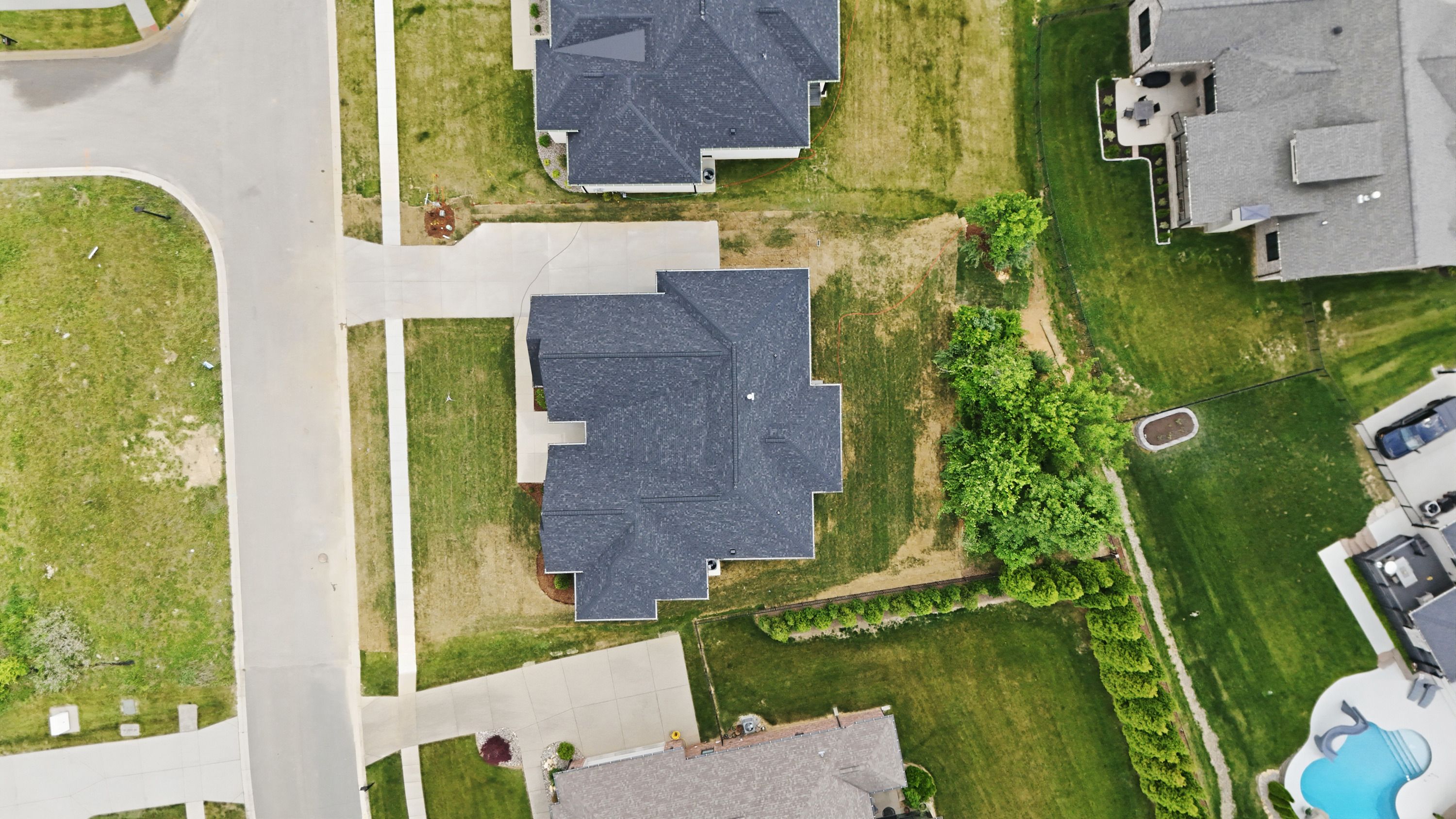  3212 Grand Lakes Drive, Louisville, KY 40299 - 物件實景