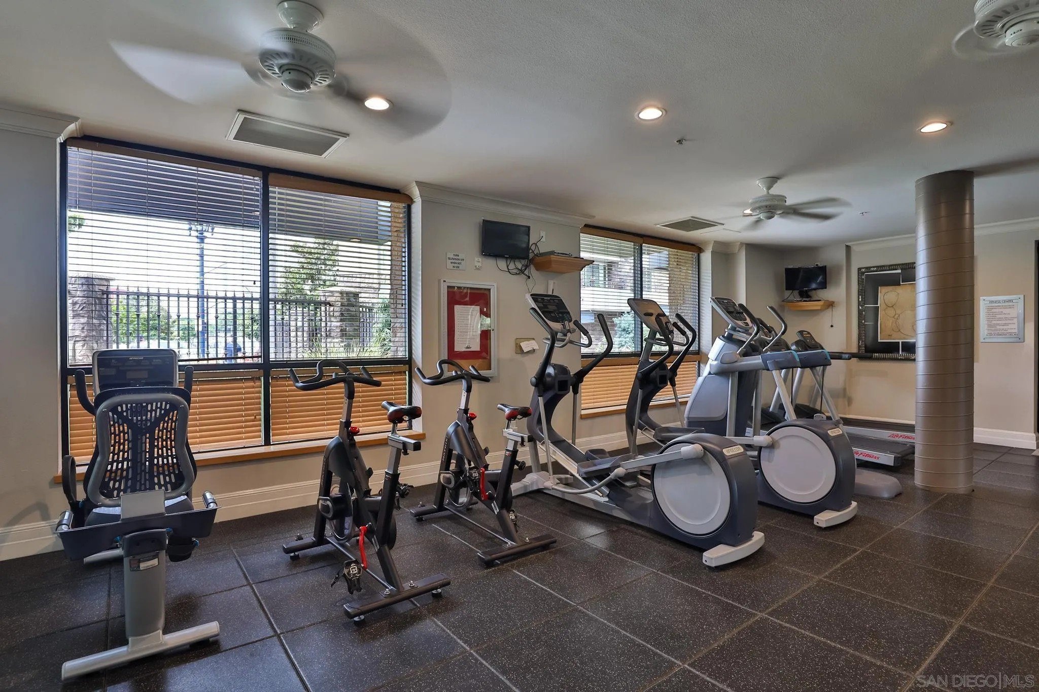 San Diego, California, 92101, United States, 1 Bedroom Bedrooms, ,1 BathroomBathrooms,Residential,For Sale,1951251