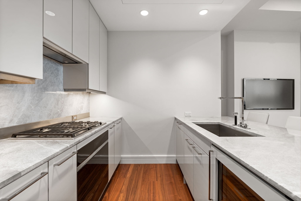 Boston, Massachusetts, 02115, United States, 5 Bedrooms Bedrooms, ,7 BathroomsBathrooms,Residential,For Sale,1688513