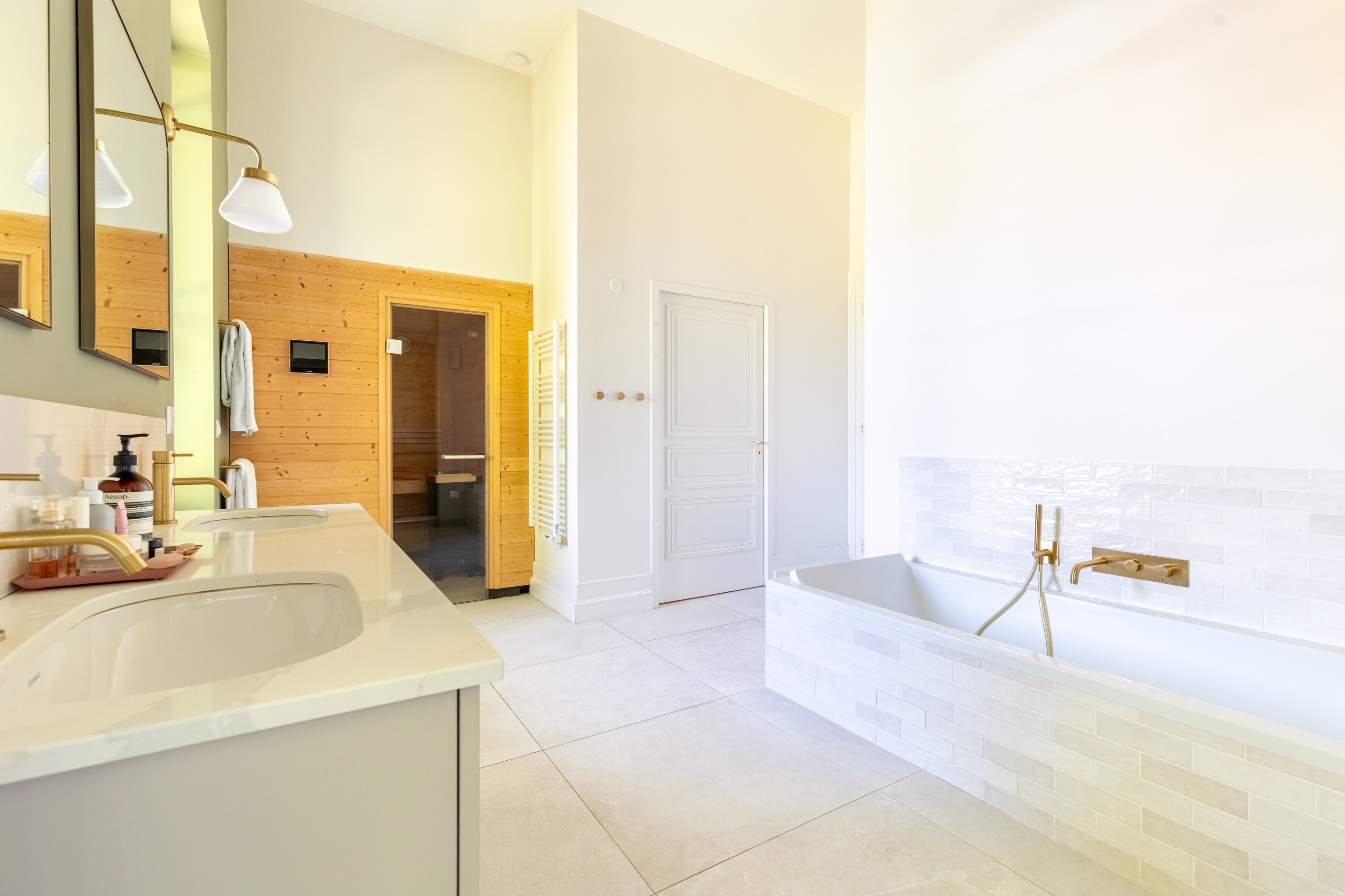 AN EXCEPTIONAL ESTATE ELEGANTLY REIMAGINED - 物件實景